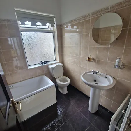 Hillhead's Sea View Escape