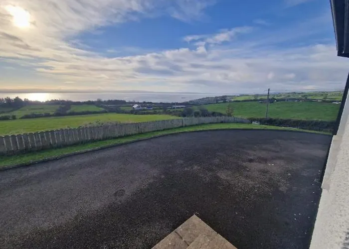 Hillhead's Sea View Escape Ferienhaus