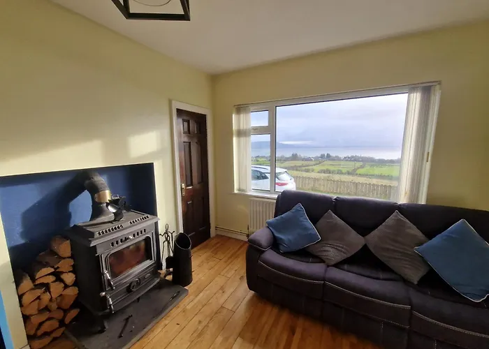 Hillhead's Sea View Escape Ferienhaus