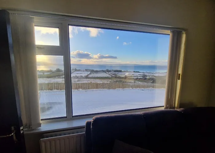 Hillhead's Sea View Escape Мовилл