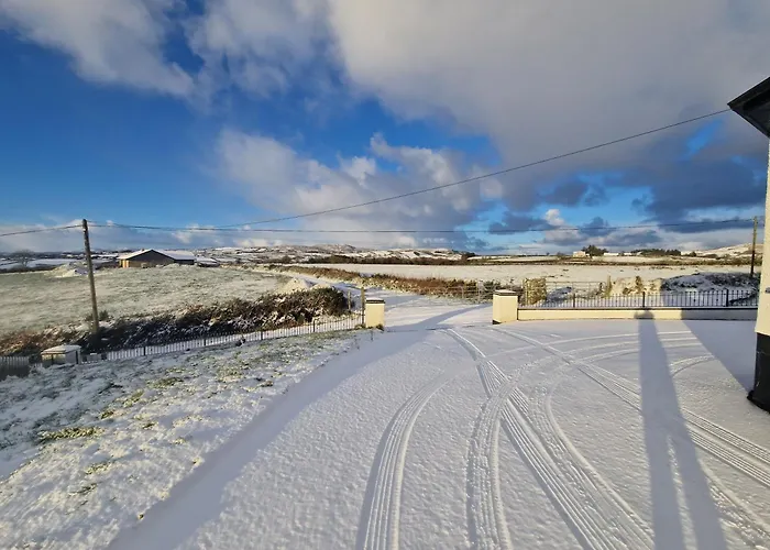 Hillhead's Sea View Escape